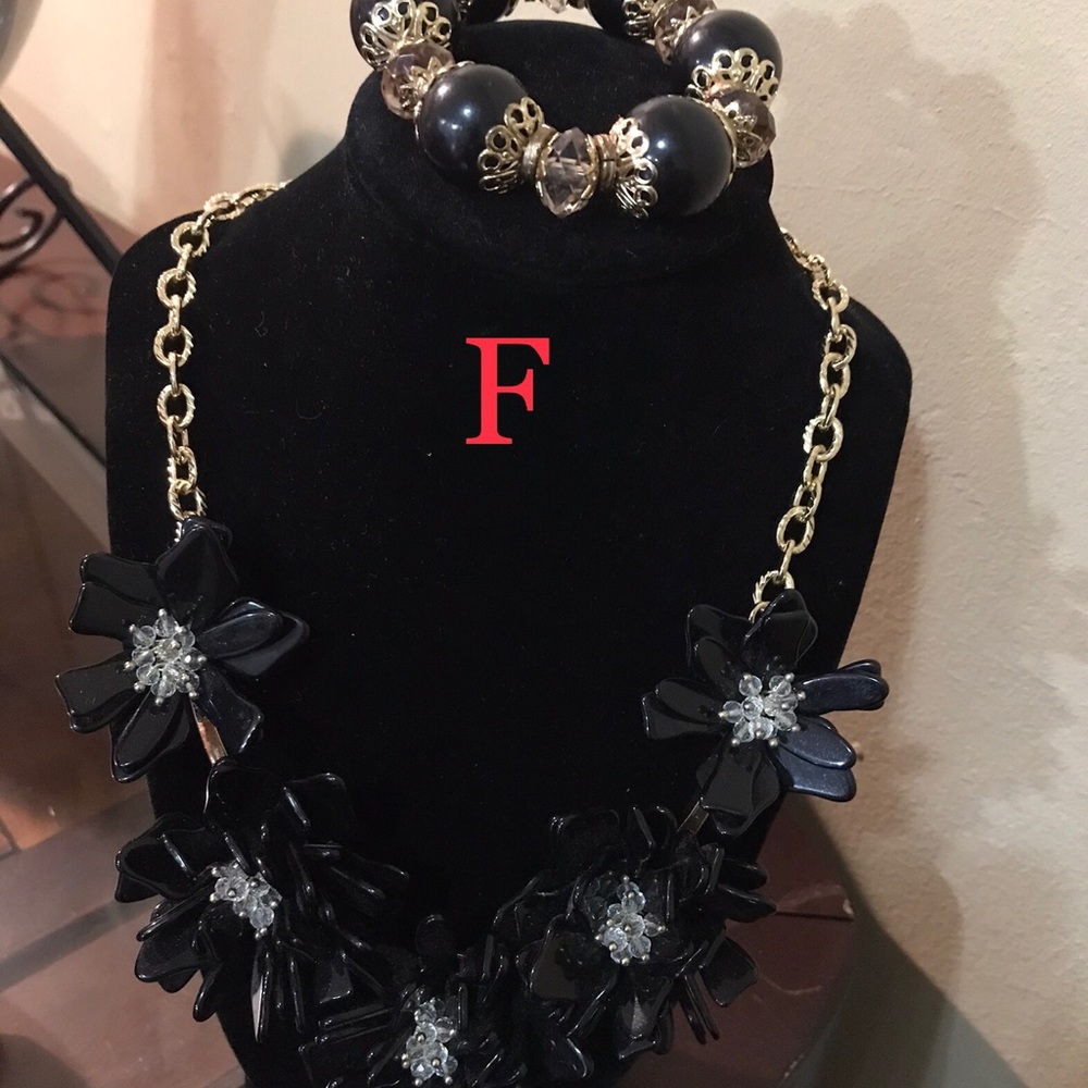 Collar necklace and bracelet